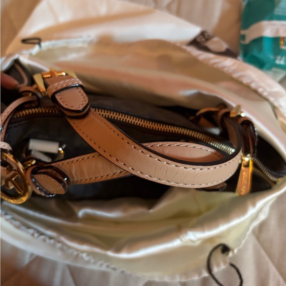 MICHAEL KORS LARGE MONOGRAM SPEEDY AND WALLET - Picture 5 of 5